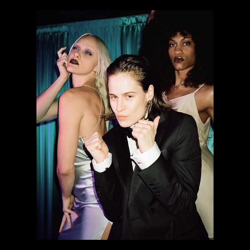 CHRISTINE AND THE QUEENS - REDCAR LES ADORABLES ÉTOILES