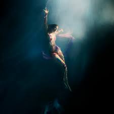 GOULDING, ELLIE - HIGHER THAN HEAVEN