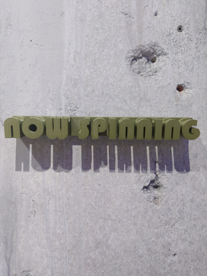 VINYL DISPLAY - NOW SPINNING GROEN